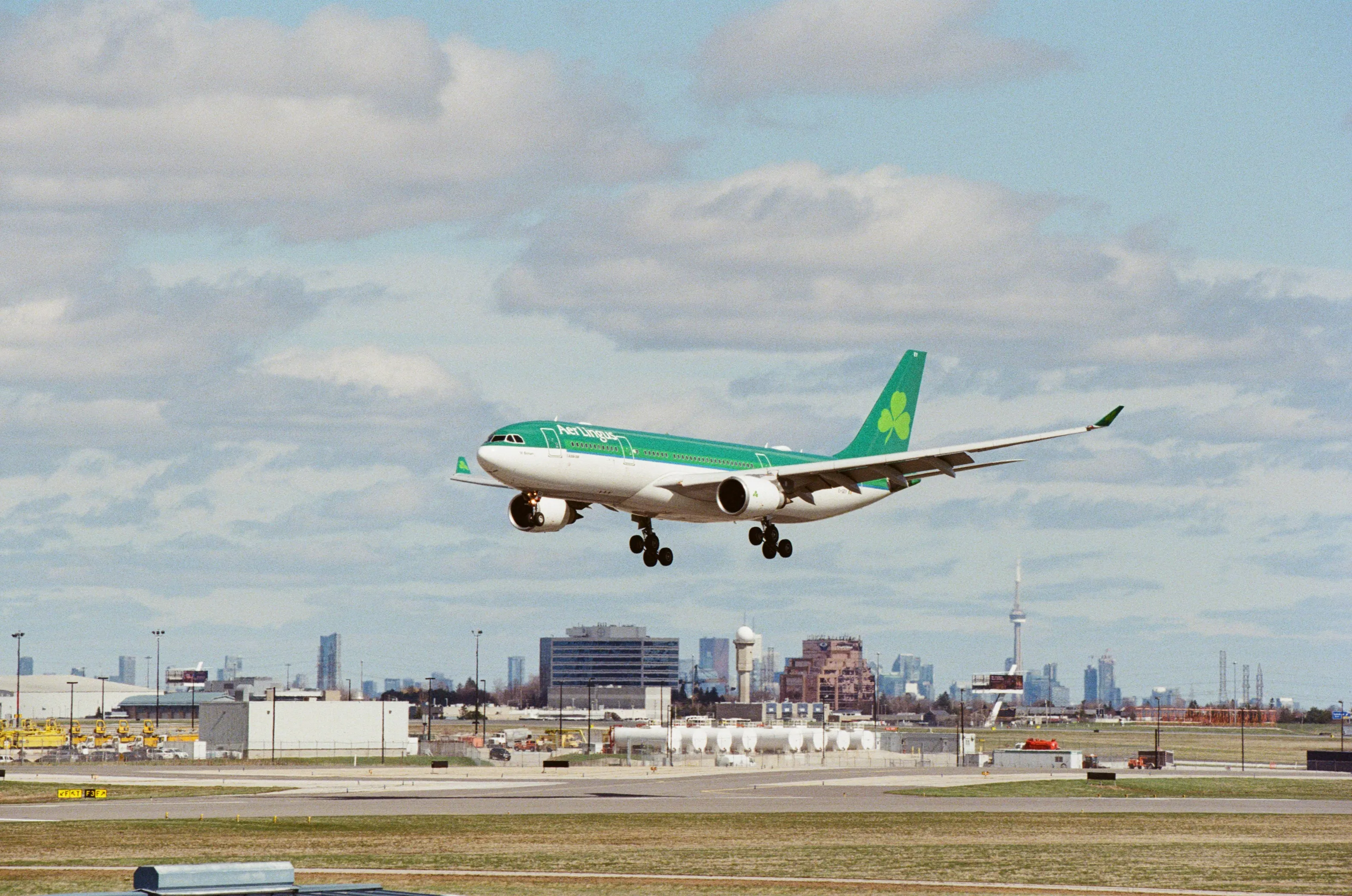 Aer Lingus A330 short final