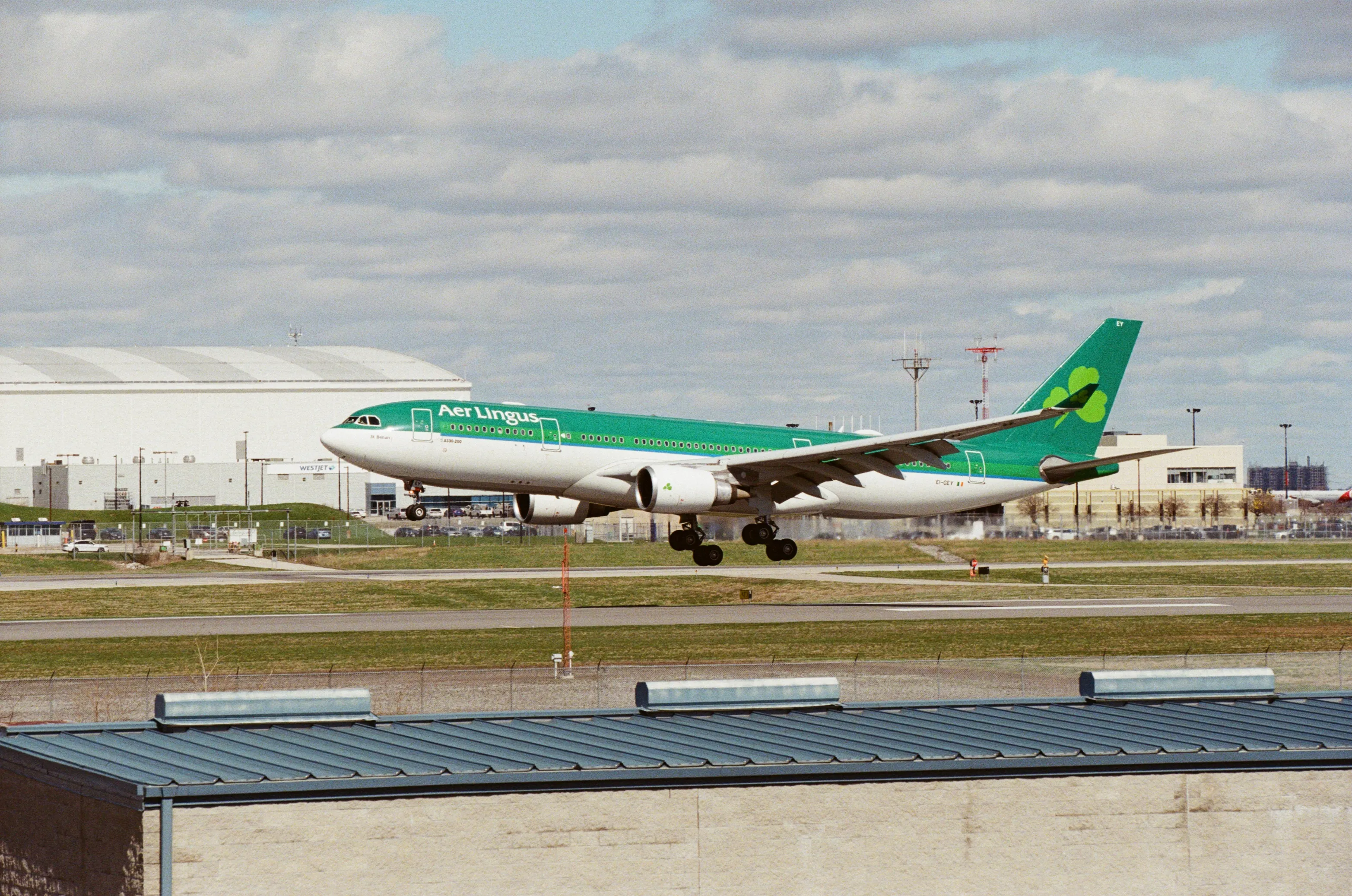 Airbus A330 short final approach